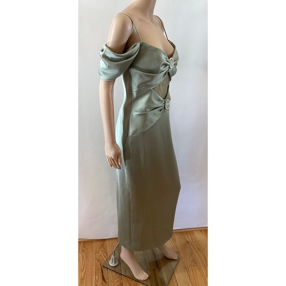 RASARIO CUTOUT OFF THE SHOULDER MIDI DRESS - Picture 5 of 8